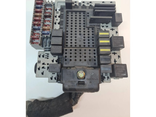 Блок предохранителей 8688153, 8645729 Volvo S80