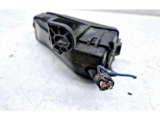 Блок предохранителей 8266253030   Lexus IS 200-300    