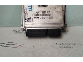 Блок управления двигателя Skoda Fabia Mk2 (5J)