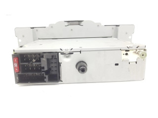 Радио/ проигрыватель CD/DVD / навигация