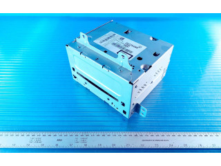 Радио/ проигрыватель CD/DVD / навигация