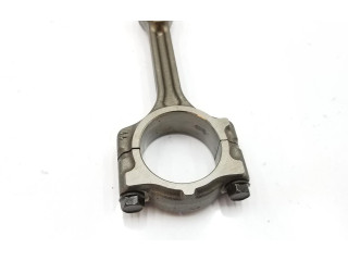 Шатун  121003320R    Dacia Sandero для бензинового двигателя 0.9