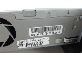 Радио/ проигрыватель CD/DVD / навигация