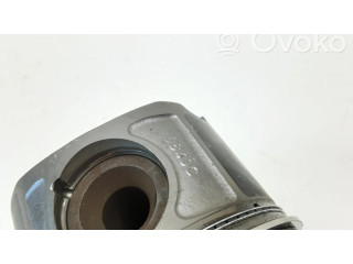 Píst 0840C BMW 3 E90 E91 pro naftový motor 2.0