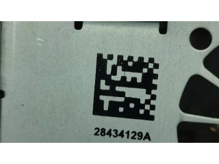 Радио/ проигрыватель CD/DVD / навигация