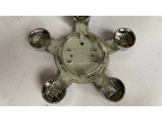 Заводская крышка (крышки) от центрального отверстия колеса