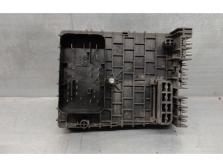 Pojistková skříňka Řídící jednotka BSM 49175448 Volkswagen Passat Alltrack 2006