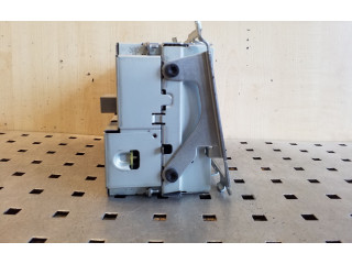 Радио/ проигрыватель CD/DVD / навигация