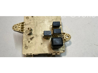 Блок предохранителей Lexus IS 200-300