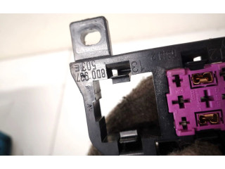 Блок предохранителей 8d0937503e Volkswagen Golf IV