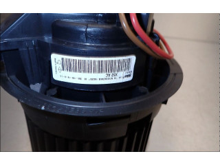 Вентилятор печки    272100975R   Dacia Duster