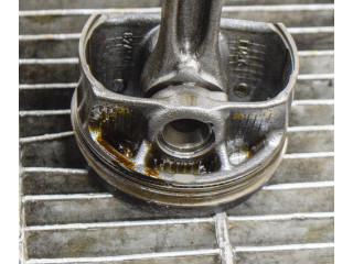 Поршень 31401957, 30750664 Volvo XC40 для бензинового двигателя 2.0