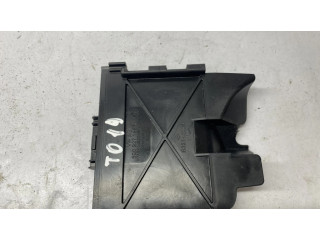 Крышка блока предохранителей 5Q0927165F Audi Q3 F3