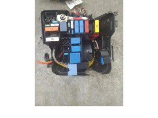 Блок предохранителей 681037125R Dacia Sandero