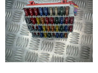 Блок предохранителей  9162439   Volvo S80    