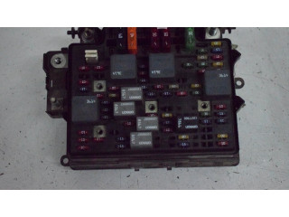 Pojistková skříňka 15328806 Chevrolet Silverado 2001