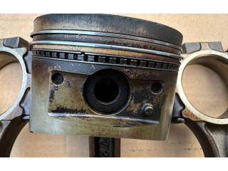 Píst MD152563, MD119671   Mitsubishi Pajero     