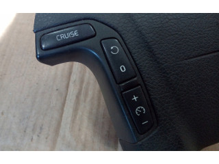 Подушка безопасности водителя 8686280   Volvo V70