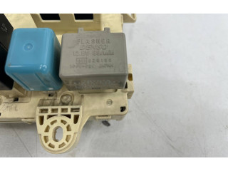 Блок предохранителей 89221-53030 Lexus IS 200-300