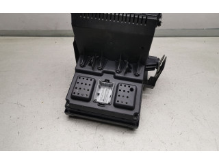 Блок предохранителей 30682981, 12216069   Volvo S80    