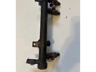 Топливная рампа 047133321J Skoda Fabia Mk1 (6Y)