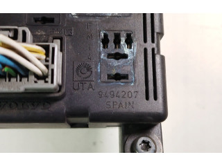 Блок предохранителей    9494207518323001, 518323001   Volvo V70