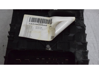 Pojistková skříňka Volkswagen Caddy 2017