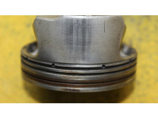 Píst 07L107103R   Audi A8 S8 D3 4E     