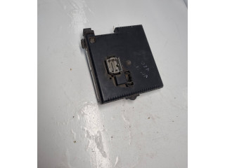 Блок предохранителей 30728512, 05W425   Volvo S60    