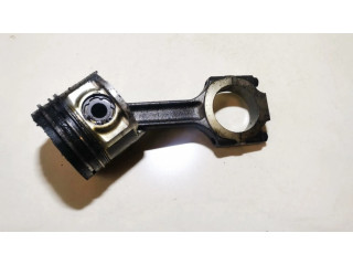 Píst Alfa Romeo 156 pro naftový motor 1.9