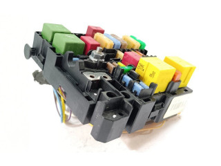 Блок предохранителей 9804848480 Peugeot 2008 I