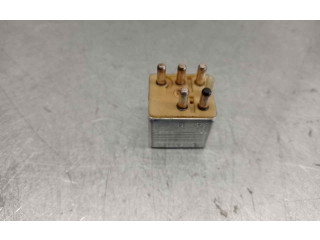 Pojistková skříňka 0015420219 Mercedes-Benz E W124 1995