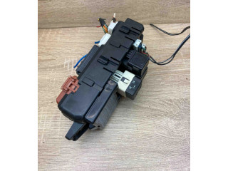 Блок предохранителей MR318828, MB953355   Mitsubishi Carisma    