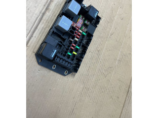 Блок предохранителей DW9314N030 Jaguar XJ X351