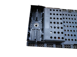 Блок предохранителей 30679527, 04W122 Volvo XC90