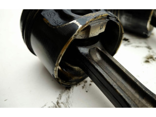  Поршень с шатуном 204DTD   Jaguar XE  