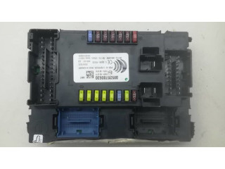 Блок предохранителей 00520780630, 28547072 Jeep Renegade