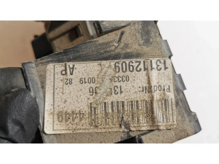   Pojistková skříňka 13112909   Opel Signum 2003