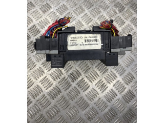   Pojistková skříňka 8645410, 8645411   Volvo XC70 2002