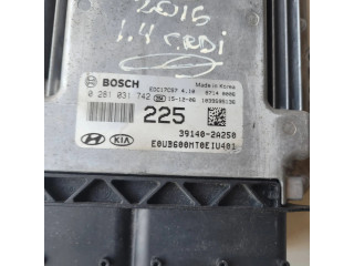 Блок управления двигателя 391402A250, EDC17C57 KIA Rio