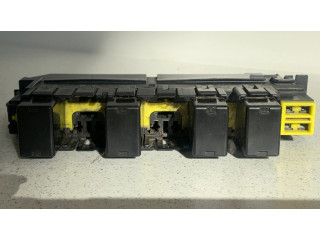 Блок предохранителей  1567001020   Subaru Outback    