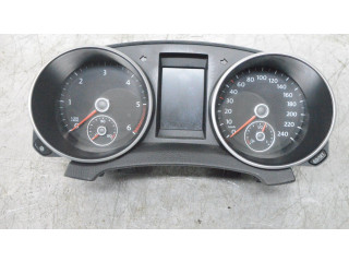 Панель приборов Volkswagen Golf VI
