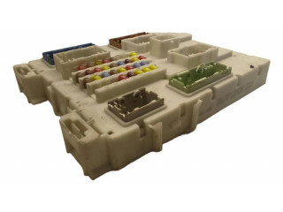 Блок предохранителей BV6N14A073, DJ53117   Ford Focus    