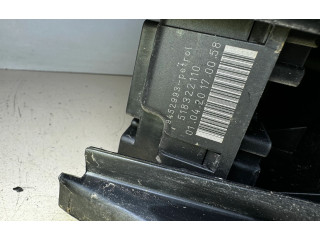 Блок предохранителей 9452993, 518322110 Volvo S60