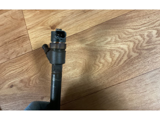 Форсунка 30777526    Volvo V70  D5244T5 