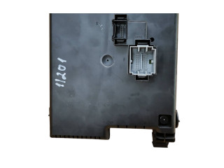 Блок предохранителей 8676391, 12217799   Volvo XC90    