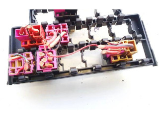 Блок предохранителей  6q0972595a   Volkswagen Polo    