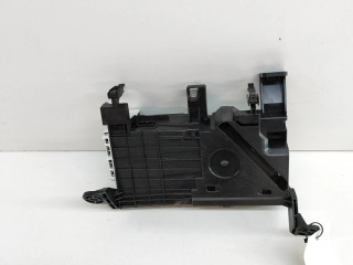 Дисплей    8310847040, 766468270   Toyota Prius+ (ZVW40)