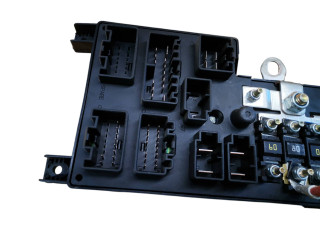 Блок предохранителей 8678449, 518826011 Volvo S80