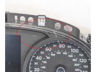 Панель приборов    Volkswagen Golf VII       